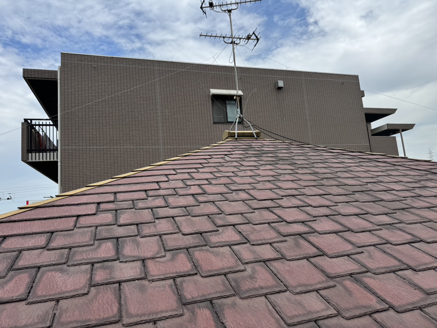 施工前のスレート屋根