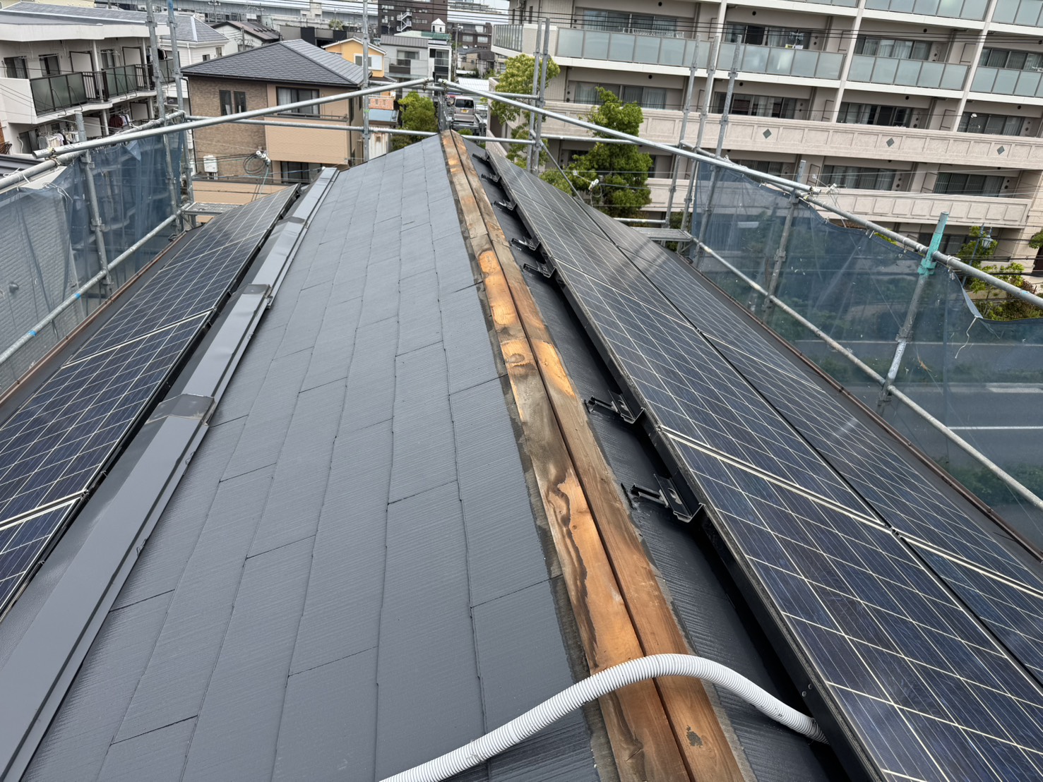 施工前の棟板金と貫板