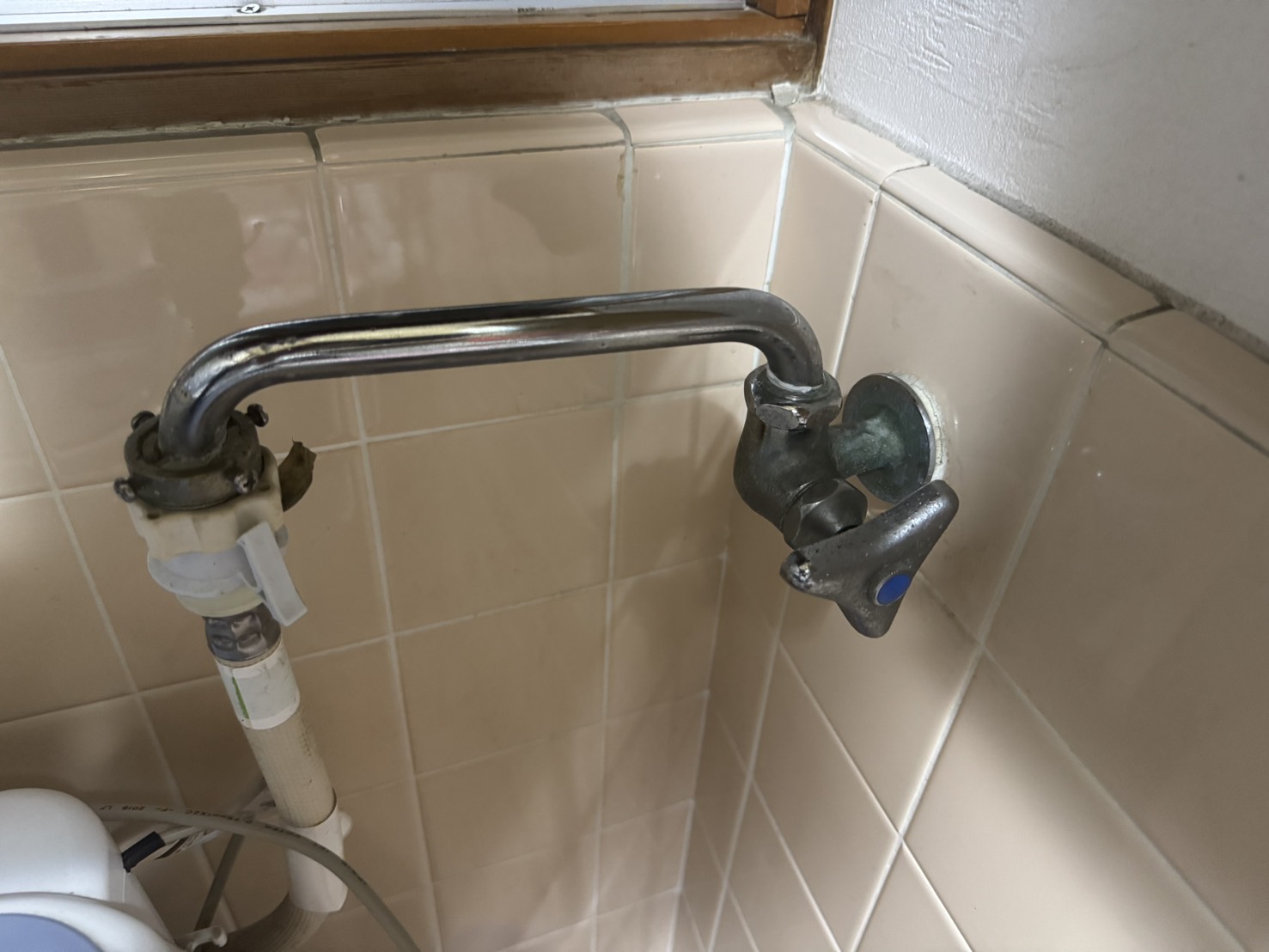 施工前の洗濯機水栓